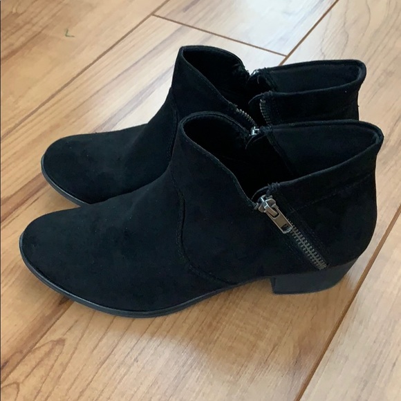 American Rag booties - Picture 2 of 3